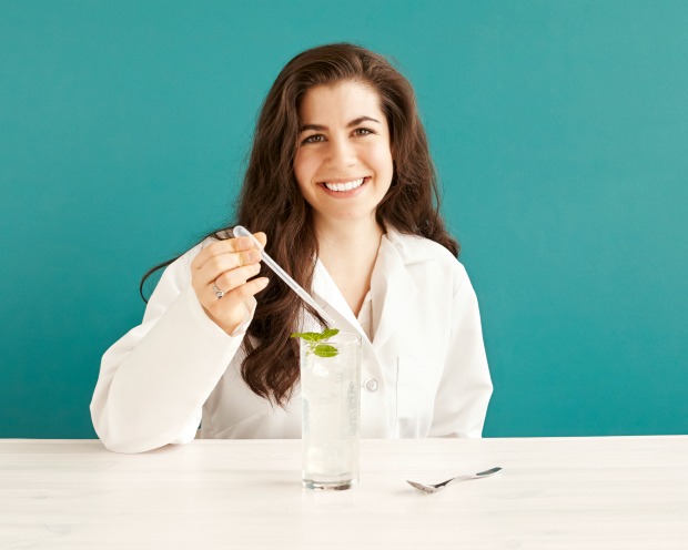 Erica gives the Molecular Mixology Mojito Kit a Try | UncommonGoods