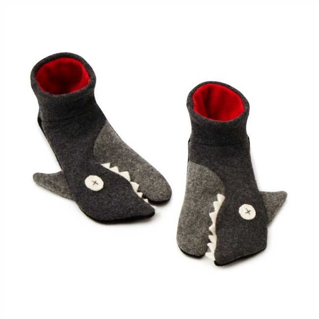 22179_SharkSlippers