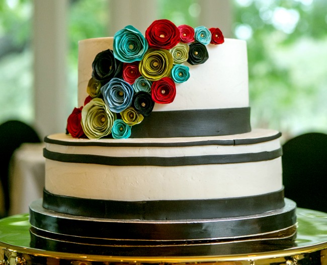 DIY Paper Flowers: Paper roses on wedding cake | UncommonGoods